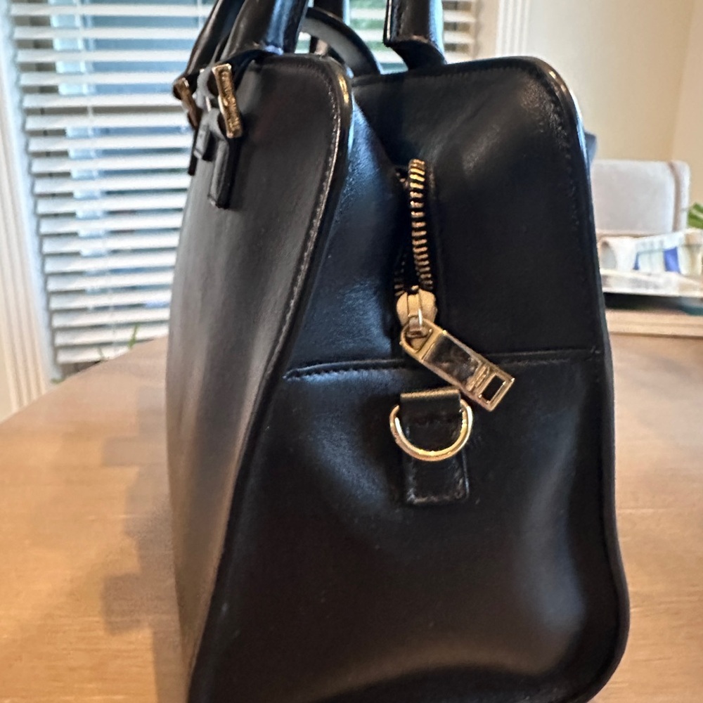 Yves Saint Laurent Black Satchel with Gold Logo - Picture 3 of 5